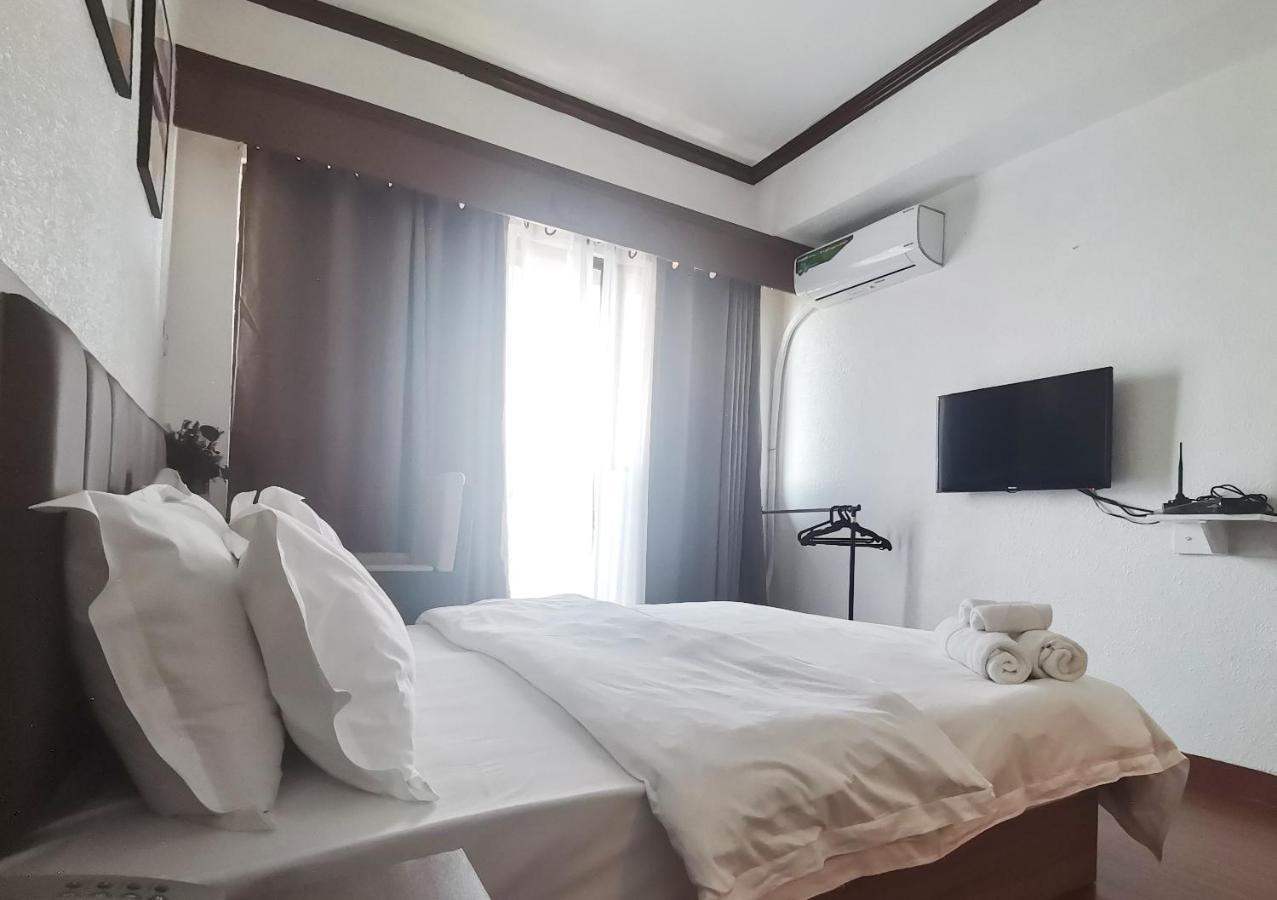 Passion Makati Aparthotel Makati City Exterior photo