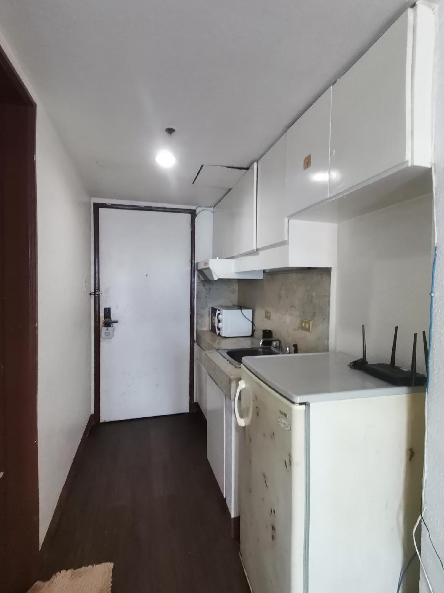 Passion Makati Aparthotel Makati City Exterior photo